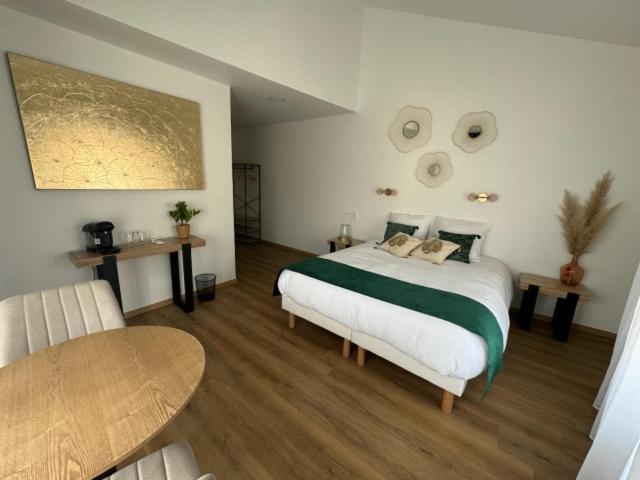 Au Coeur De Montmedy Bed & Breakfast Room photo